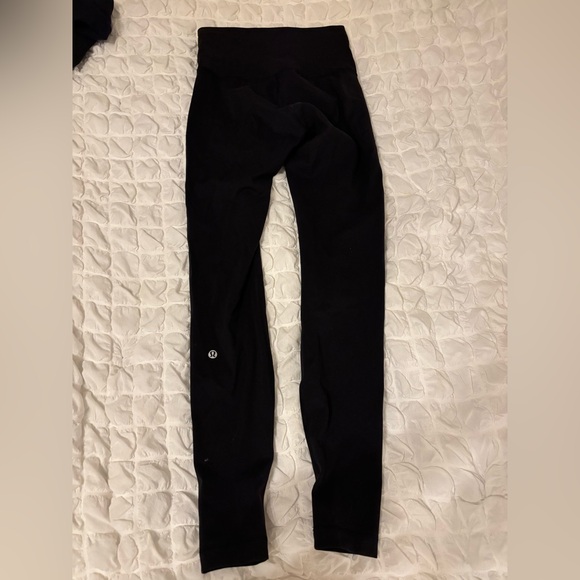 Lululemon leggings size 6 - Picture 2 of 3